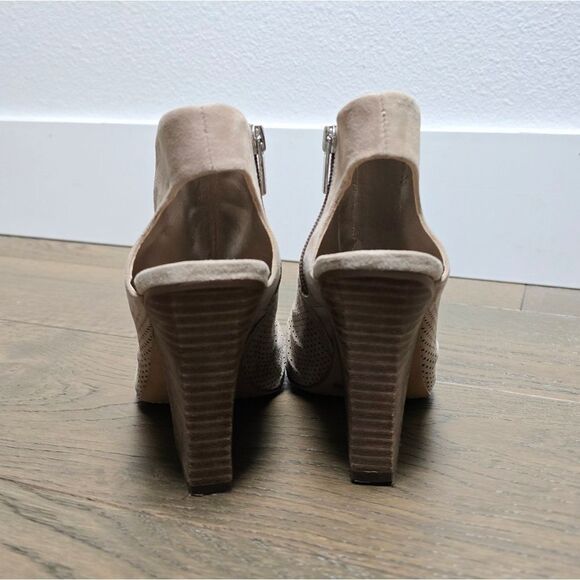 Vince Camuto Kentvi Chunky Block Heel Ruched Cuff Perforation Sandal in Beige - Picture 7 of 14